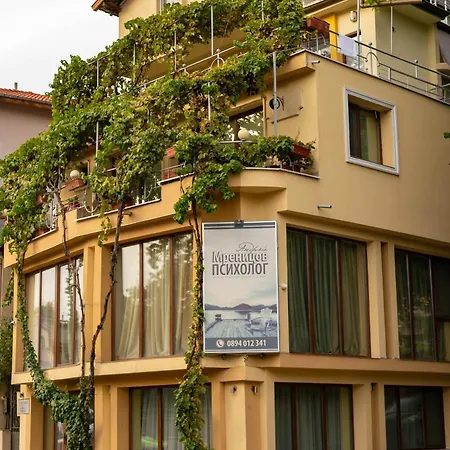 2-bedroom Flat - Sunny Balcony Apartman *