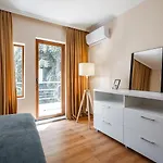 Sunny Balcony 2br Center 公寓 *