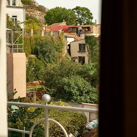 Sunny Balcony 2br Center Apartmán *