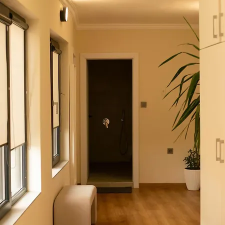 2-bedroom Flat - Sunny Balcony Apartament