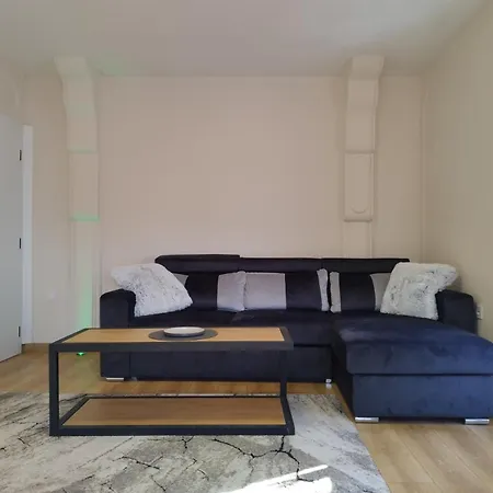 Daire 2-bedroom Flat - Sunny Balcony Filibe