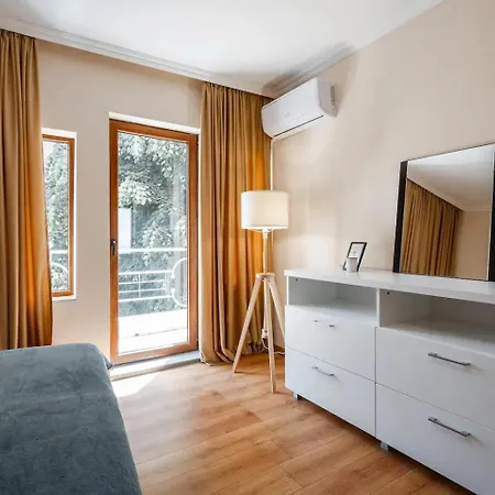 2-bedroom Flat - Sunny Balcony דירה *