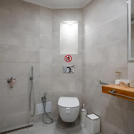 2-bedroom Flat - Sunny Balcony Appartamento *