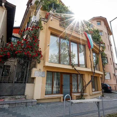 Sunny Balcony 2br Center * Filibe