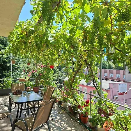 Daire Sunny Balcony 2br Center *