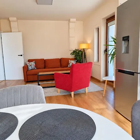 Sunny Balcony 2br Center Apartment Plowdiw