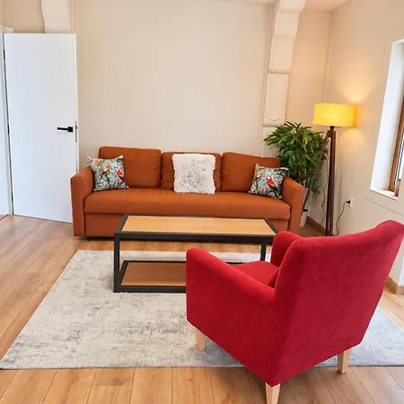 Sunny Balcony 2br Center