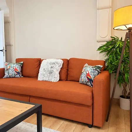 Apartment Sunny Balcony 2br Center